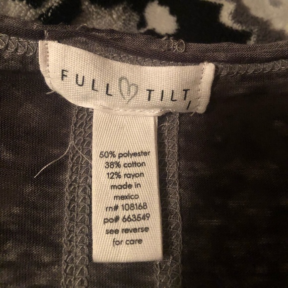 GRAPHIC TEE - Picture 2 of 3